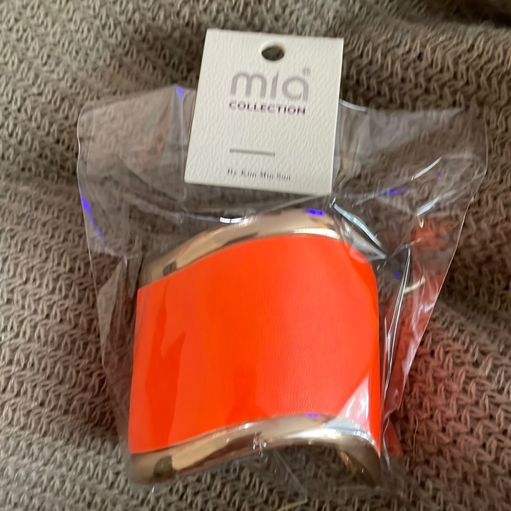 Mia Collection Women’s Jewelry Orange Bracelet bang-let-NWT